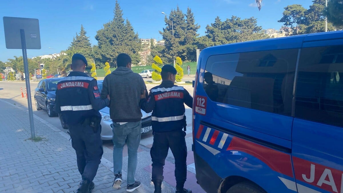 İzmir’de firari 8 zanlı jandarma ekiplerince yakalandı