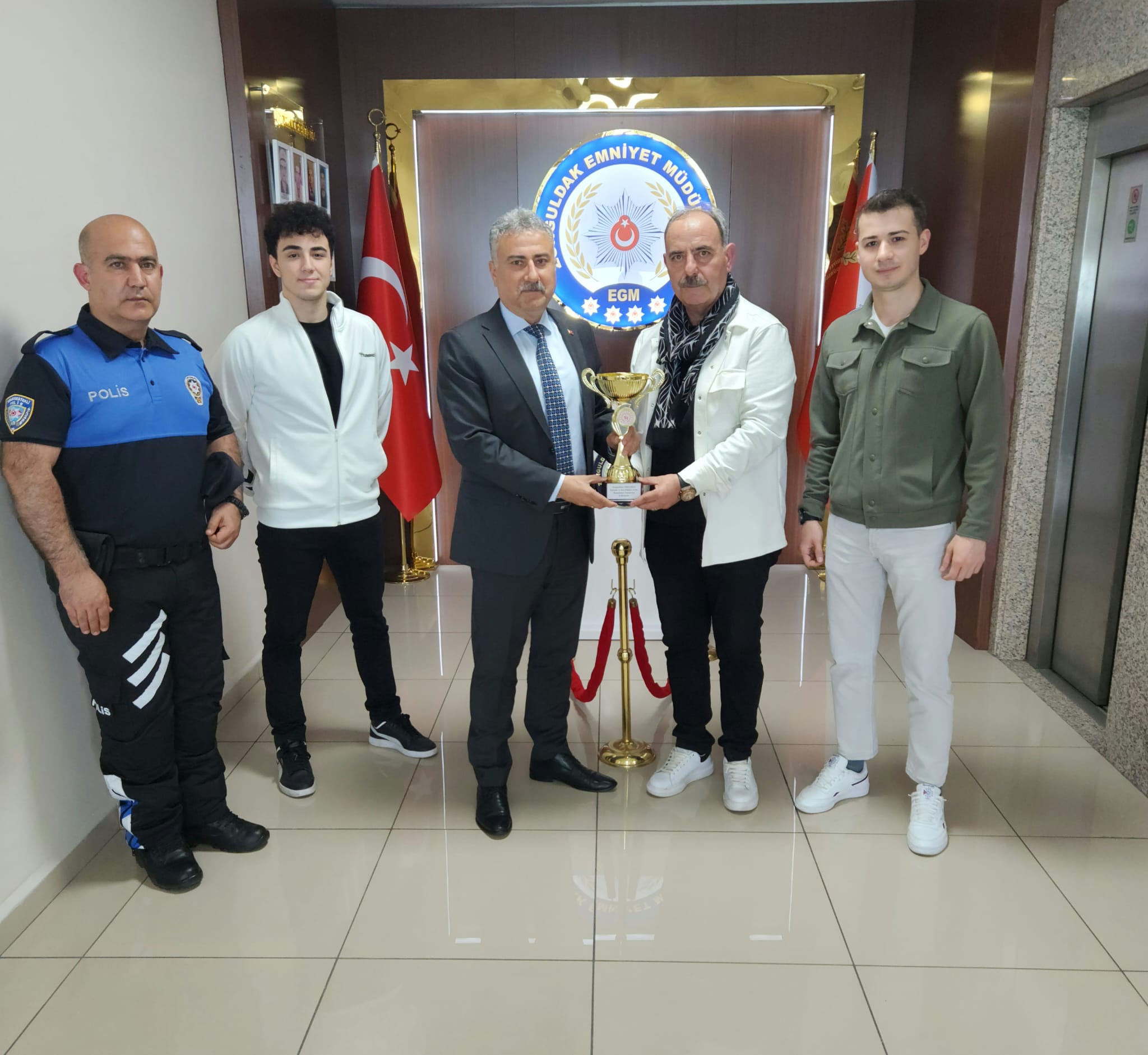 Zonguldak’ın En Başarılı İl Emniyet Müdürü Fahri Aktaş Nezaket Ziyareti