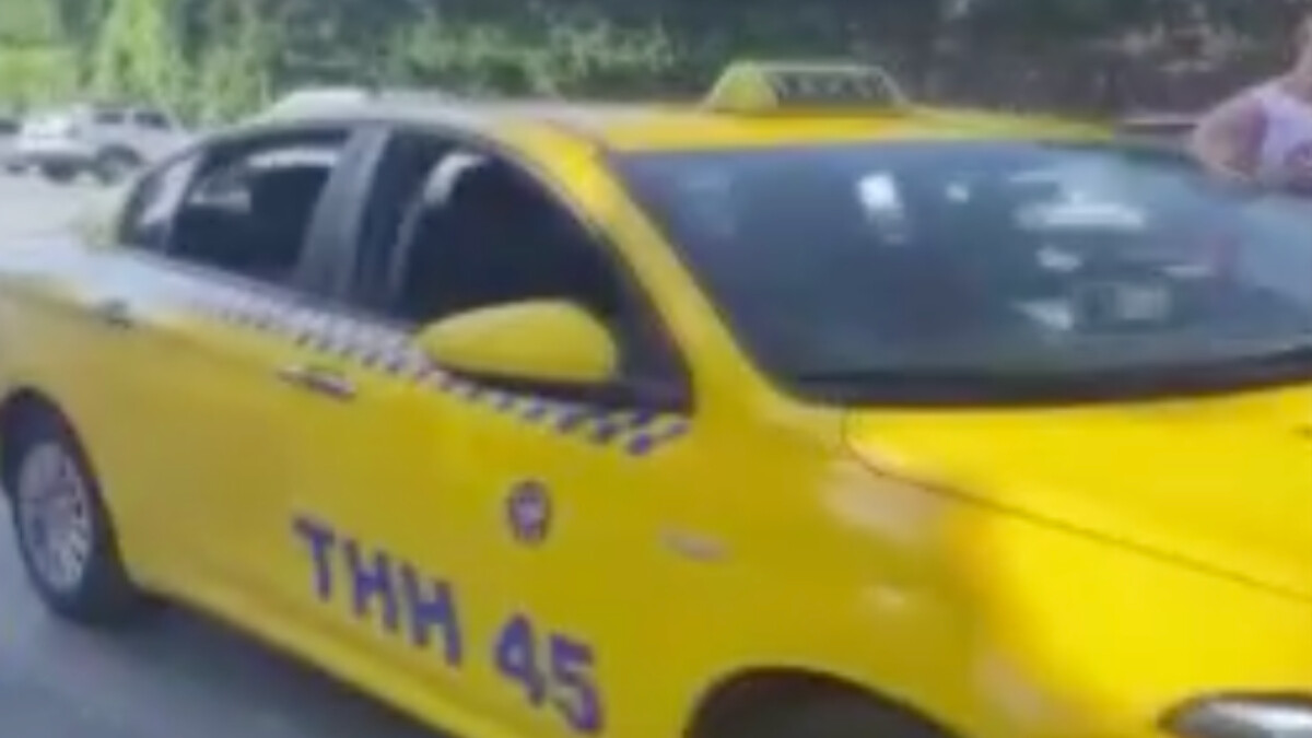 Esenyurt’ta taksici ile yolcunun tartışması kamerada