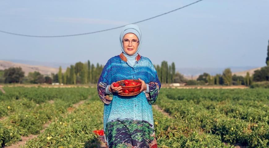 Emine Erdoğan’dan AB tescili alan Ayaş domatesi paylaşımı
