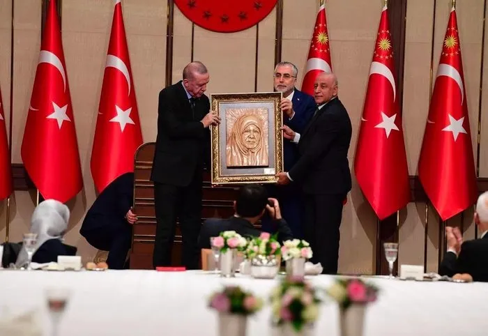 Başkan Erdoğan’ı duygulandıran hediye