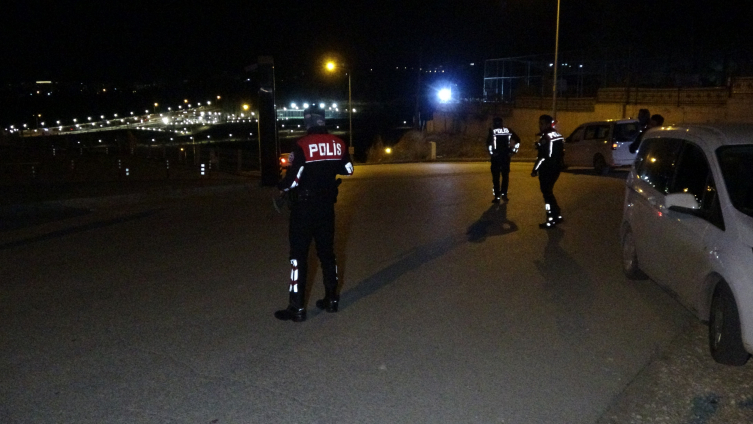 AVM’de canlı bomba ihbarı ekipleri harekete geçirdi
