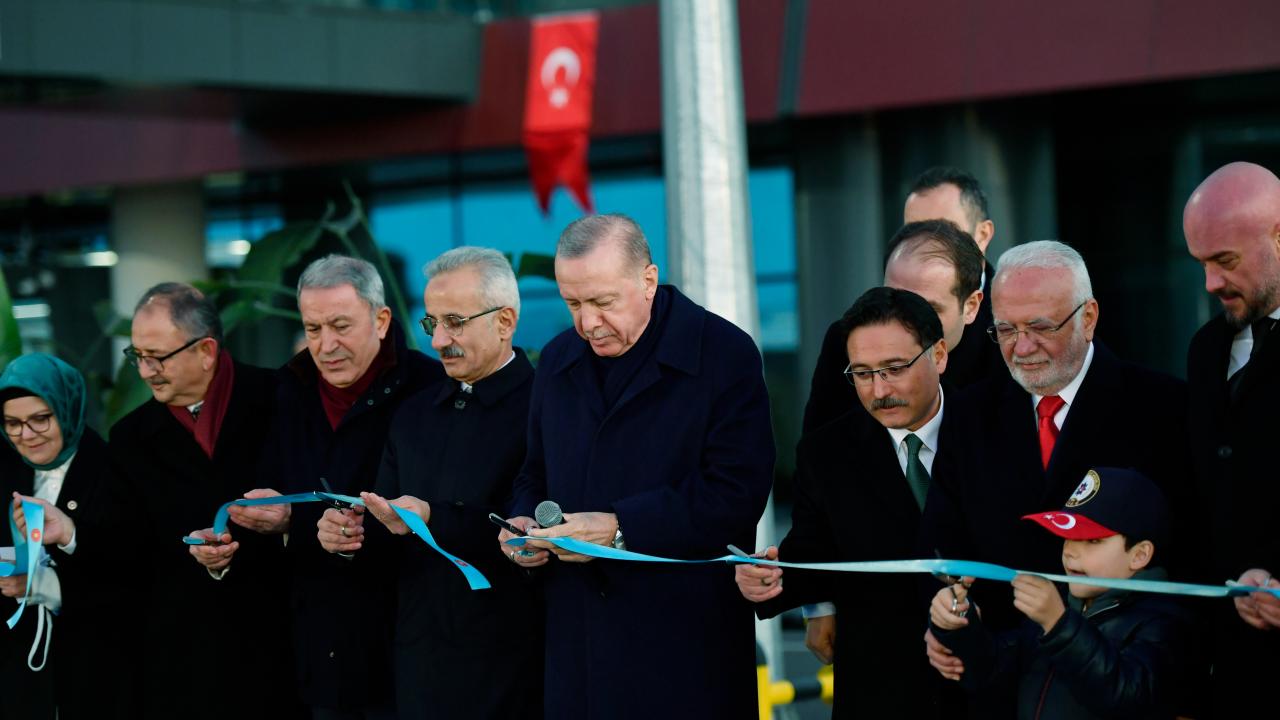 Cumhurbaşkanı Erdoğan, Kayseri Havalimanı’nın yeni termal binasının açılışını yaptı