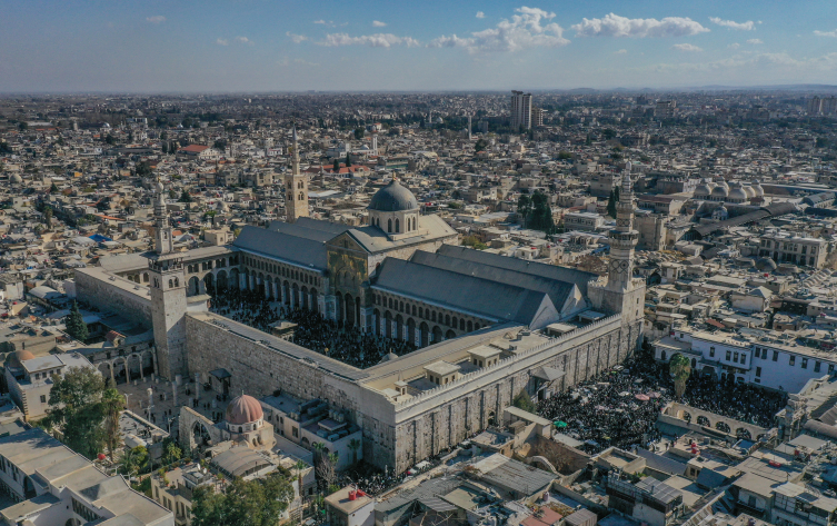 Emevi Camii imamı: Erdoğanın yardım elini hepimiz gördük