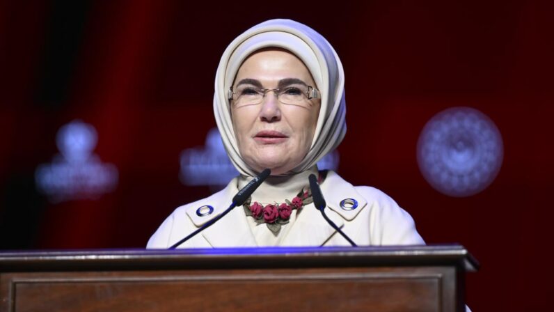 Emine Erdoğan: Çocuklarımız için atılmış her adım, ülkemizin yarınına yapılmış en değerli yatırımdır