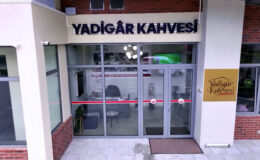 60 yaş üstü vatandaşlar Yadigar Kahvesi’nde sosyalleşiyor