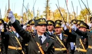 Özgür Özel’den yeni skandal! Bu kez de kuvvet komutanlarını tehdit etti: Günü gelince hesabını soracağız!