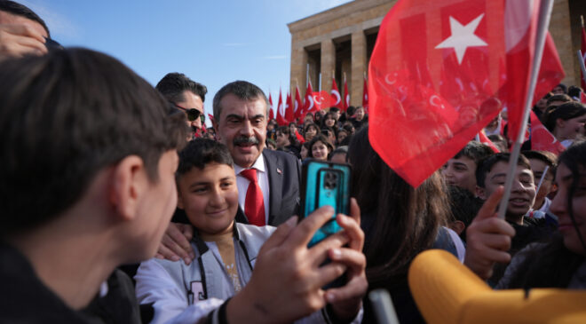 Bakan Tekin’den 23 Nisan Ulusal Egemenlik ve Çocuk Bayramı mesajı
