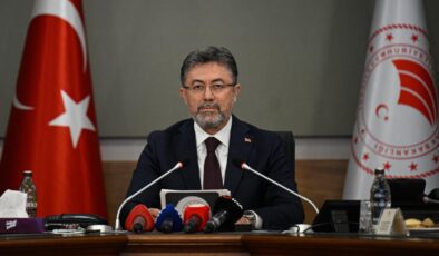 Bakan Yumaklı: Kendi esnafımıza sırtımızı dönmek, kendi emeğimizi baltalamaktır