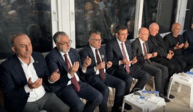 Cumhurbaşkanı Yardımcısı Yılmaz’dan eski Dışişleri Bakanı Çavuşoğlu’na taziye ziyareti