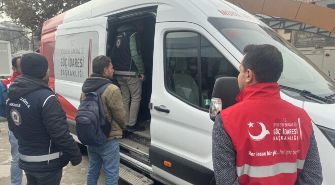 Düzensiz göçle mücadele etkin şekilde sürüyor