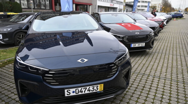 Togg Almanyada ilk teslimatlarını gerçekleştirdi