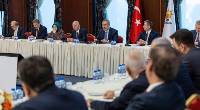 Bakan Fidan, AK Parti Marmara Bölgesi milletvekilleriyle bir araya geldi