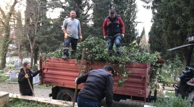 KDZ.EREĞLİ’DE MEZARLIKLAR BAYRAMA HAZIRLANIYOR