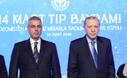 Sağlık Bakanı Memişoğlu, Cumhurbaşkanı Erdoğan’a ElKanun fi’tTıbb kitabını hediye etti