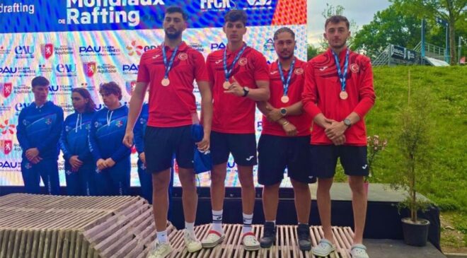 23 yaş altı raftingcilerden bronz madalya
