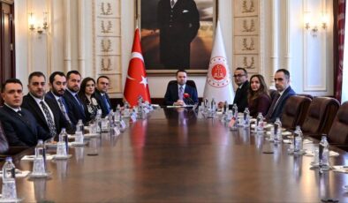 Adalet Bakanı Gürlek, Türk Hukuk Enstitüsü heyetini kabul etti