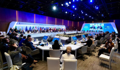 Bakan Tekin OECD Beceriler Zirvesi’nde oturum başkanlığı yaptı