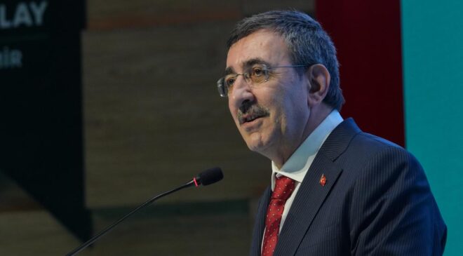 Cevdet Yılmaz: Yeni hamlelerimizle güçlü bir yatırım zemini oluşturuyoruz