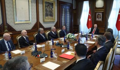 Cumhurbaşkanı Erdoğan, Türk Demokrasi Vakfı heyetini kabul etti