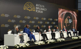 Cumhurbaşkanı Yardımcısı Yılmaz: Diplomasiyi her şeyin üstünde tutuyoruz