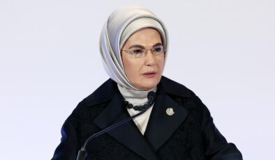 Emine Erdoğan: Bugün, milletçe birlik ve beraberlik içinde olmamız gereken bir gün