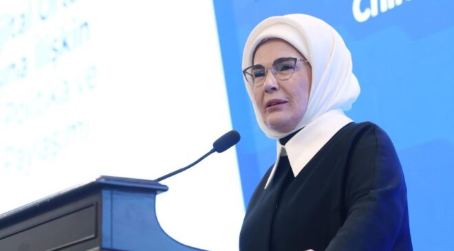 Emine Erdoğan’dan çocukların dijital ortamda korunması programına ilişkin paylaşım