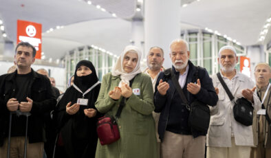 İstanbul’dan ilk hac kafilesi kutsal topraklara uğurlandı
