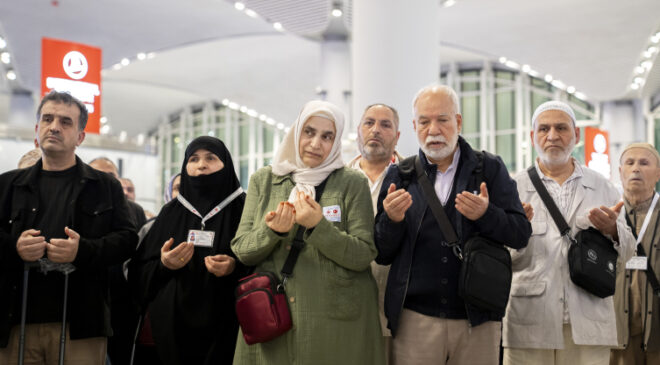 İstanbul’dan ilk hac kafilesi kutsal topraklara uğurlandı