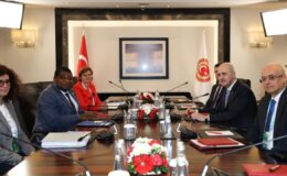 Numan Kurtulmuş, PAB Genel Sekreteri ve Genel Kurul Sekreteri ile görüştü