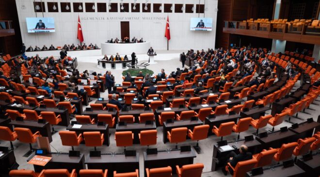 Sosyal medya ve doğum izni düzenlemelerini de içeren kanun teklifi TBMM Genel Kurulunda