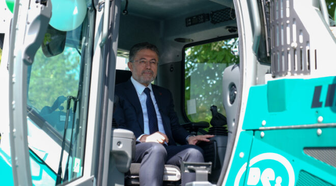 Bakan Yumaklı: DSİ, Türkiye’nin en büyük makine parkını yönetiyor