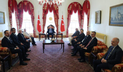 Cumhurbaşkanı Erdoğan, 27 Mayıs darbesi mağdurlarının ailelerini kabul etti