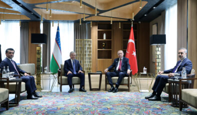 Cumhurbaşkanı Erdoğan, Özbekistan Cumhurbaşkanı Mirziyoyev ile görüştü