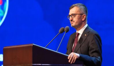 İletişim Başkanı Duran, Necip Fazıl Kısakürek’i vefatının 43’üncü yılında andı