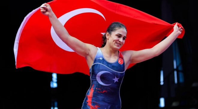 Milli sporculardan madalya yağmuru