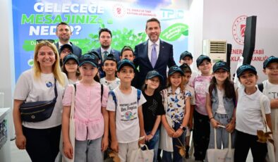 Bakan Bayraktar: Gençlerimize sürdürülebilir bir gelecek inşa etmeyi sürdüreceğiz