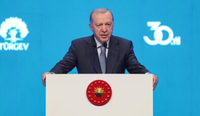 Cumhurbaşkanı Erdoğan: Akışa yön veren bir gençlik yetiştireceğiz