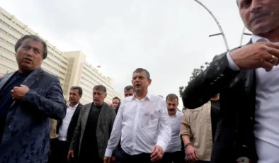 FETÖ emretti Özgür Özel siyasette yükseldi! Enis Uludemir’den İmamoğlu ve Özel hakkında çarpıcı iddialar