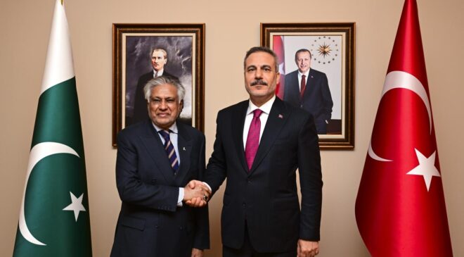 Bakan Fidan, Pakistanlı mevkidaşı Dar ile İstanbul’da görüştü