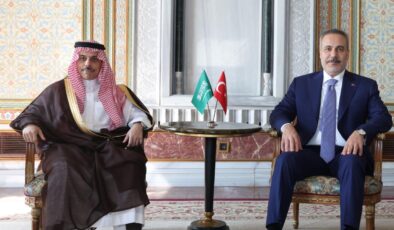 Bakan Fidan, Suudi mevkidaşı Ferhan ile İstanbul’da görüştü