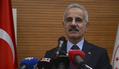 Bakan Uraloğlu: 19 yolcu için arama kurtarma çalışmaları devam ediyor