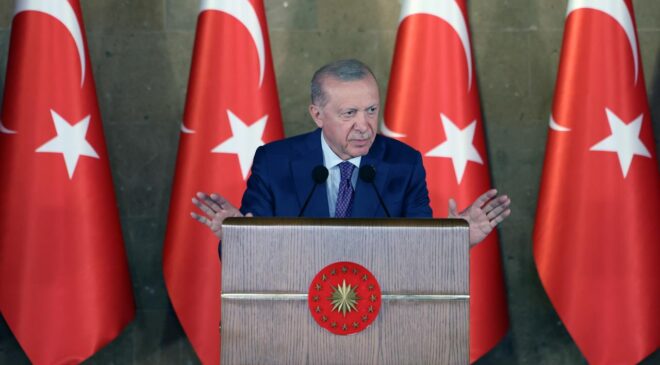 Cumhurbaşkanı Erdoğan: Türkiye Cumhuriyeti’ni de birilerinin lütfuyla değil, her evden bir yiğidi toprağa vererek kurduk