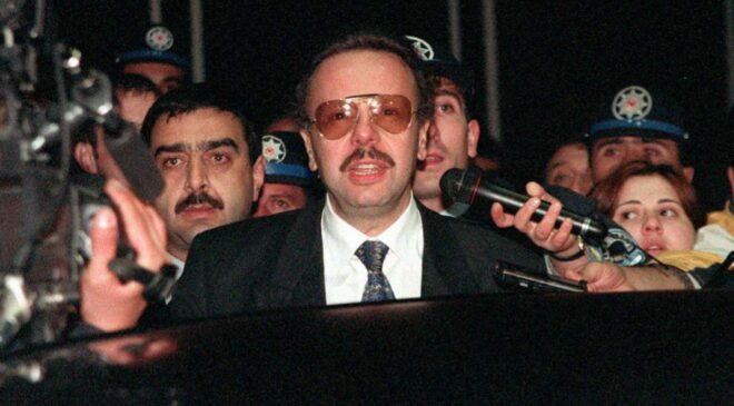 Arif Ahmet Denizolgunun doktoru gözaltına alındı