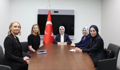 Bakan Göktaş, YouTube yetkilisi Miller ile görüştü