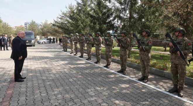 Bakan Güler, Kars’ta ziyaretlerde bulundu