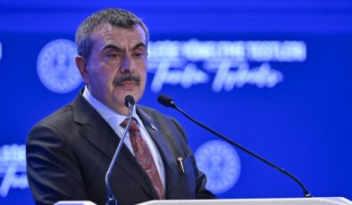 Bakan Tekin: Evlatlarımızı yetkin ve erdemli nesiller olarak yetiştirmenin gayreti içindeyiz