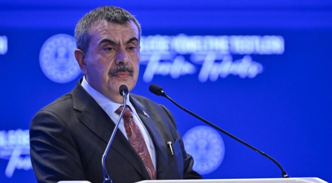 Bakan Tekin: Evlatlarımızı yetkin ve erdemli nesiller olarak yetiştirmenin gayreti içindeyiz