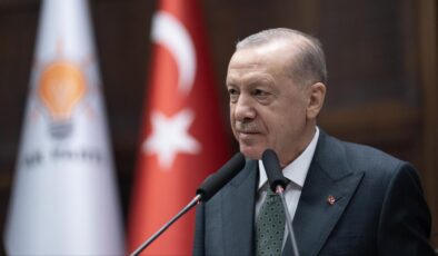 Cumhurbaşkanı Erdoğan, milli boksör Busenaz Sürmeneli’yi tebrik etti