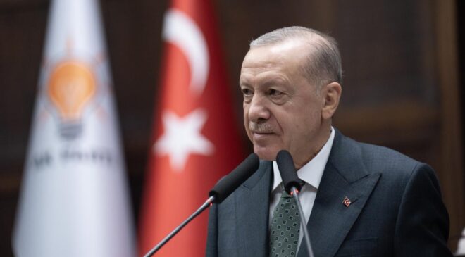 Cumhurbaşkanı Erdoğan, milli boksör Busenaz Sürmeneli’yi tebrik etti